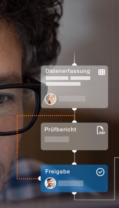 Mann baut eine Geschäftsprozess Automation mit Flow360